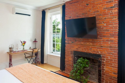 Argos Inn - Ithaca's Boutique Hotel image 6